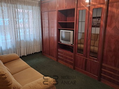 Piso en venta en Erandio, Proximo Metro, con 2 dormitorios, baño y balcón