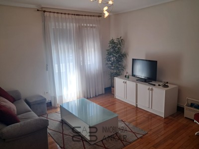 Piso en venta en Erandio, Proximo Metro, con 2 dormitorios, baño y balcón