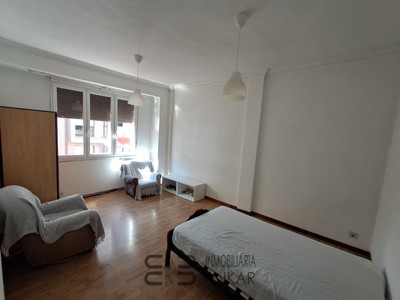 Piso en venta en Erandio, con 2 dormitorios y baño