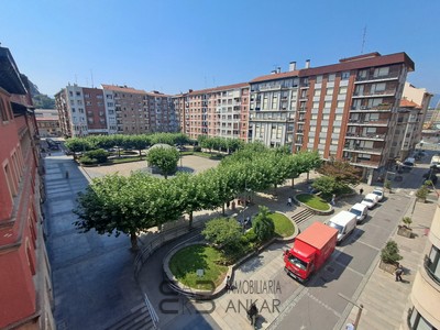 Piso en venta en Erandio, Proximo Plaza Ayuntamiento, con 3 dormitorios, 2 baños y trastero