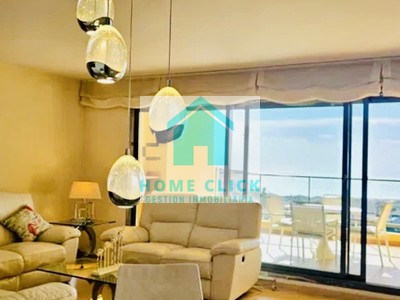 Apartamento en venta en Mijas Costa, Calahonda, con 3 dormitorios, 2 baños, 2 plazas de garaje, trastero y terraza