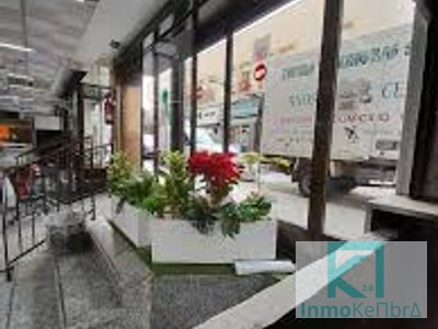 Local comercial en venta en Arganda Del Rey, con aseo y trastero