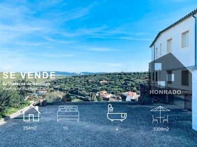 Casa en venta en Valencia De Alcantara, Casco Antiguo, con 10 dormitorios, 4 baños y terreno