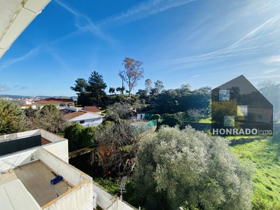 Apartamento en alquiler en Valencia De Alcantara, con 2 dormitorios, baño y 2 terrazas