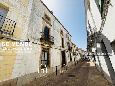 Casa en venta en Valencia De Alcantara, con trastero, 2 balcones y 3 terrazas