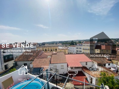 Piso en venta en Valencia De Alcantara, con 3 dormitorios, 2 baños y plaza de garaje