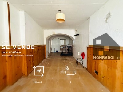 Local en venta en Valencia De Alcantara, con 2 aseos