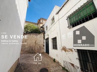 Edificio mixto en venta en Valencia De Alcantara, con aseo