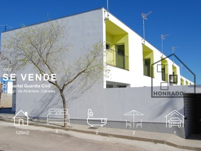 Adosado en venta en Santiago De Alcantara, Zona Cuartel Guardia Civil, con 4 dormitorios, 2 baños, plaza de garaje y 2 terrazas