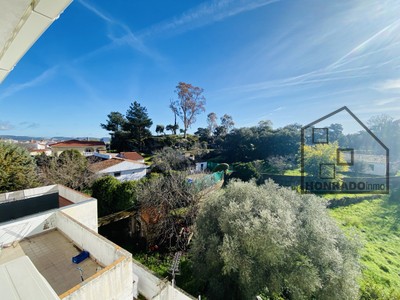 Apartamento en alquiler en Valencia De Alcantara, con 2 dormitorios, baño y 2 terrazas