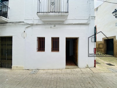 Local en alquiler en Valencia De Alcantara, con aseo
