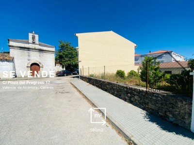 Terreno urbano en venta en Valencia De Alcantara
