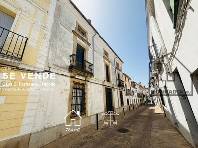 Casa en venta en Valencia De Alcantara, con trastero, 2 balcones y 3 terrazas