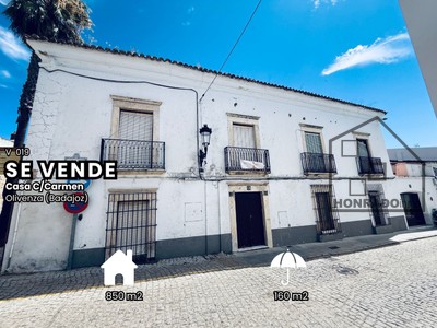 Casa en venta en Olivenza, con terreno
