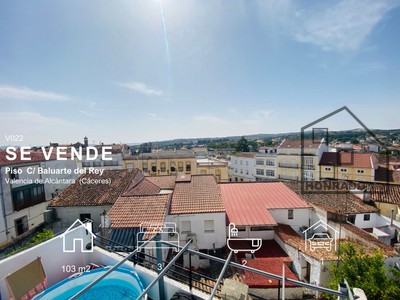Piso en venta en Valencia De Alcantara, con 3 dormitorios, 2 baños y plaza de garaje