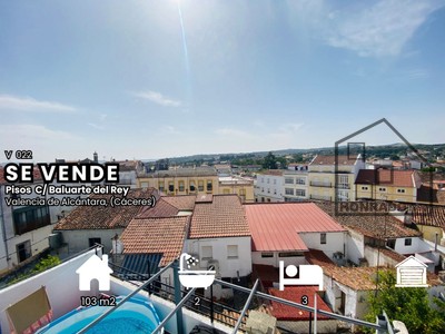 Piso en venta en Valencia De Alcantara, con 3 dormitorios, 2 baños y plaza de garaje
