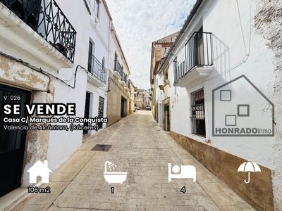 Casa en venta en Valencia De Alcantara, con 4 dormitorios y baño
