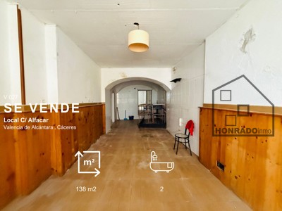 Local en venta en Valencia De Alcantara, con 2 aseos