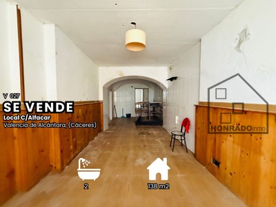 Local en venta en Valencia De Alcantara, con 2 aseos