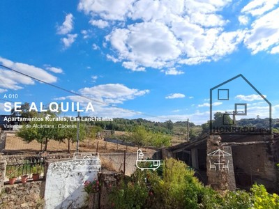 Apartamento en alquiler en Valencia De Alcantara, con 2 dormitorios, baño y terraza
