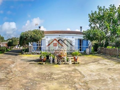 Casa de campo en venta en Ciudadela, Poici, con 3 dormitorios, baño, aseo, plaza de garaje, trastero, terraza y terreno