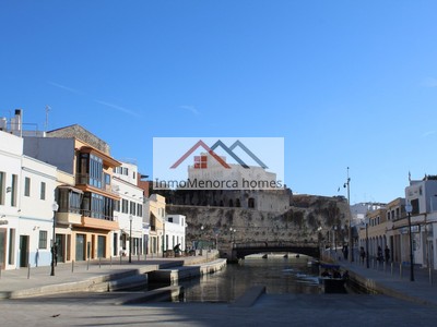 Locales en venta en Ciudadela, Puerto, con baño