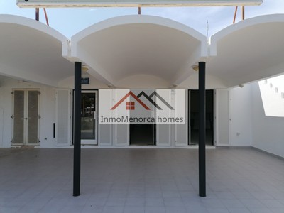 Locales en venta en Ciudadela, Calan Bosch, con baño y 2 aseos