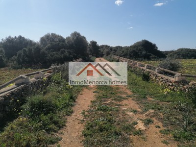 Casa de campo en venta en Ciudadela, Calan Bosch, con 3 dormitorios, baño, plaza de garaje, trastero y terreno