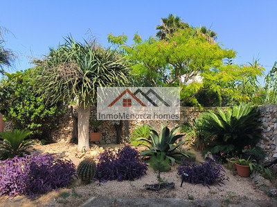 Casa de campo en venta en Ciudadela, Santandria, con 3 dormitorios, baño, terraza y terreno