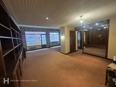 Piso en venta en Bilbao, Indautxu, con 5 dormitorios, 3 baños, aseo, trastero y balcón