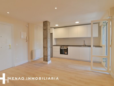 Piso en venta en Bilbao, Bolueta, con 2 dormitorios, baño y terraza