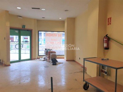 Local en venta en Tetuán, con 2 baños y 2 aseos