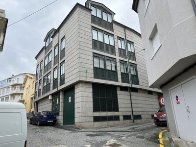 Piso en venta en Ortigueira, Porto De Espasante, con 2 dormitorios, baño, plaza de garaje y trastero
