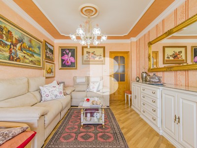 Piso en venta en Salobreña, Centro Pueblo, con 3 dormitorios, 2 baños, plaza de garaje, trastero, 2 balcones y terraza