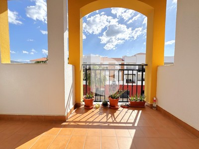 Piso en venta en Salobreña, Centro Pueblo, con 3 dormitorios, baño, aseo y terraza