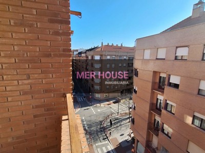 Piso en venta en Logroño, Juzgados, con 3 dormitorios, 2 baños, trastero, balcón y terraza