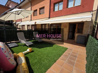 Chalet en venta en Briones, Abajo, con 4 dormitorios, 2 baños, aseo, plaza de garaje, trastero y terreno