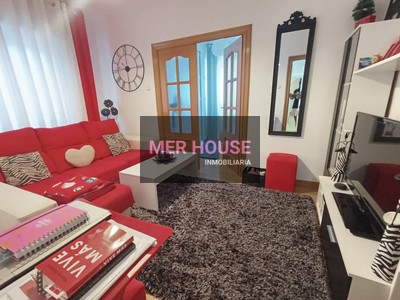 Piso en venta en Logroño, Avd La Paz, con 2 dormitorios, baño y terraza