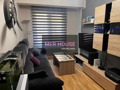 Piso en venta en Logroño, Vara De Rey, con 3 dormitorios, baño y balcón