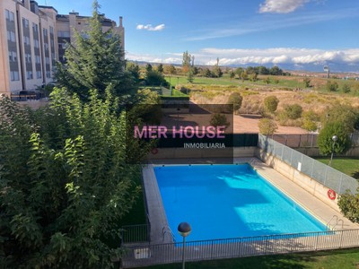 Piso en venta en Lardero, Ti, con 2 dormitorios, 2 baños, plaza de garaje, trastero y terraza