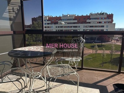 Piso en venta en Logroño, La Cava, con 2 dormitorios, 2 baños, plaza de garaje, trastero y terraza