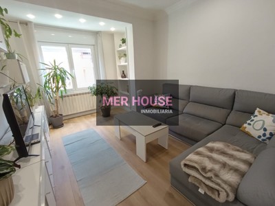 Piso en venta en Logroño, Avd La Paz, con 2 dormitorios y baño