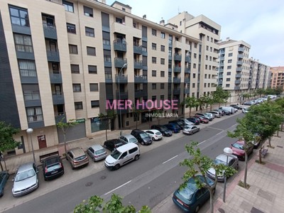 Piso en venta en Logroño, Cascajos - Piqueras, con 3 dormitorios, 2 baños, 15000 plazas de garaje y terraza