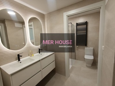 Piso en venta en Logroño, Oeste, con 2 dormitorios y baño