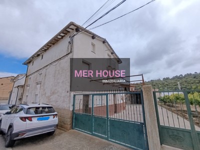 Casa en venta en Hornos De Moncalvillo, Pueblo, con 6 dormitorios, 2 baños y terreno