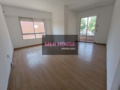 Piso en venta en Logroño, Oeste, con 4 dormitorios, 2 baños y 3 terrazas