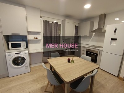 Apartamento en venta en Logroño, Centro, con 2 dormitorios, baño y terraza