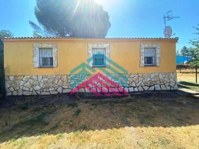 Casa en venta en Candeleda, Paraje De La Joya, con terreno