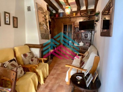 Casa en venta en El Arenal, Calle Constitucion, con 3 dormitorios, baño y aseo