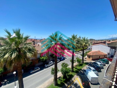 Piso en venta en Candeleda, C/ Jose Zorrila, con 3 dormitorios, baño, aseo y balcón